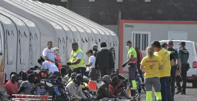 Canarias recibe 1.966 migrantes en tres días, 311 de ellos menores