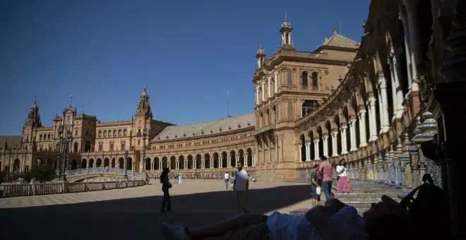 El PP propone en Sevilla cobrar una entrada a los turistas para acceder a la Plaza de España